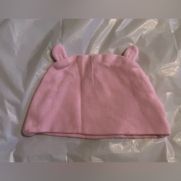 Newborn Baby Girl Bundle:2 mittens new, 1 cap new, 5 pair of socks 5 new, 2 used - Picture 5 of 10